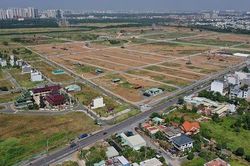 Cấp sổ đỏ cho hộ gia đình đang sử dụng đất được giao không đúng thẩm quyền như thế nào?