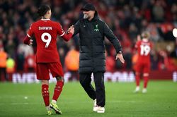 Klopp giữ 'đầu lạnh' để trao trọn vẹn trái tim trong những ngày cuối tại Liverpool