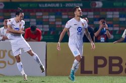 Đua vô địch V-League 2023-2024: 'Cờ' trong tay Nam Định