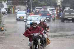 Thời tiết ngày đầu tuần: Bắc Bộ duy trì mưa dông