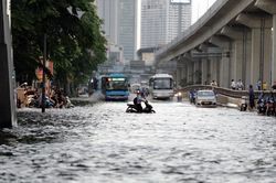 Miền Bắc hửng nắng trước khi mưa dông trở lại, thời tiết Hà Nội ảnh hưởng thế nào?