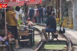 Xử lý dứt điểm tình trạng buôn bán, chụp ảnh tại các tụ điểm cà phê đường tàu