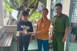 Học sinh lớp 6 trả lại của rơi cho người bị mất