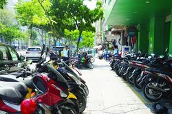 Quận 1, TPHCM thí điểm thu phí vỉa hè 11 tuyến đường: Công khai, minh bạch, tạo thuận lợi cho người dân