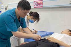 Hàng trăm công nhân ở Vĩnh Phúc nghi bị ngộ độc sau bữa ăn trưa