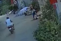 Bất ngờ với lý do cô giáo mầm non hành hung bé gái 8 tuổi