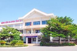 Hàng chục khách du lịch nghi ngộ độc thực phẩm ở Bình Thuận