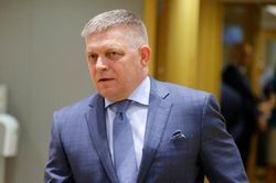 Thủ tướng Slovakia Robert Fico bị bắn