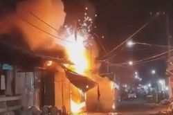 Cháy nhà văn hóa ở Đồng Nai