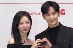 Rộ tin sao 'Queen Of Tears' Kim Soo Hyun hẹn hò Kim Ji Won vì điều này