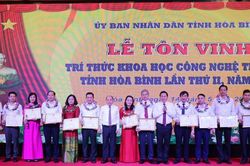 Tôn vinh trí thức khoa học công nghệ tiêu biểu tỉnh Hòa Bình