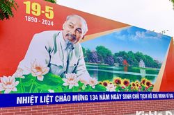 Trang hoàng cờ hoa kỷ niệm 134 năm Ngày sinh Chủ tịch Hồ Chí Minh