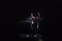 Xuyên đêm tìm kiếm hai công nhân mất tích trên sông Ba