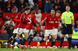 Sao trẻ tỏa sáng, Man Utd tìm lại niềm vui