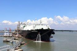 Doanh thu Petrovietnam tháng 4 tiếp tục vượt kế hoạch, nộp ngân sách hơn 42 nghìn tỷ