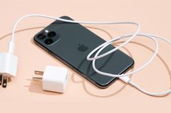 Tuyệt đối không sạc iPhone theo cách này