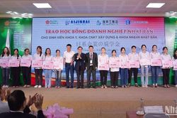 Hơn 530 triệu đồng học bổng dành tặng sinh viên Đà Nẵng
