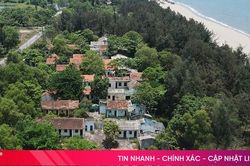 Sớm dọn dẹp các dãy nhà hoang bên bãi biển Xuân Yên