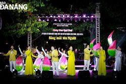 Lắng đọng những khúc hát về Bác Hồ kính yêu