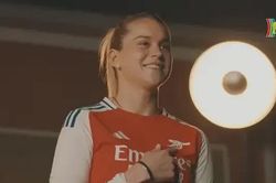 Arsenal ra mắt mẫu áo mùa giải mới