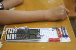 Lần đầu tiên Hà Nội quy định rõ các vật dụng cấm mang vào phòng thi lớp 10