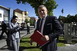 Diễn biến mới nhất vụ ám sát Thủ tướng Slovakia: Hung thủ không phải là 'con sói đơn độc'?