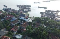 Hàng chục nhà dân có nguy cơ bị 'nuốt chửng': Khai thác cát diễn biến phức tạp tại vùng giáp ranh