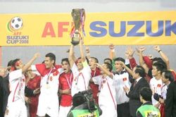 ĐT Việt Nam xếp sau Thái Lan, Singapore tại AFF Cup