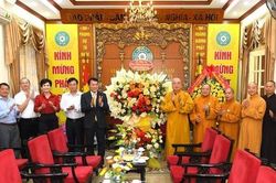 Lãnh đạo Bộ Công an chúc mừng nhân dịp Đại lễ Phật đản Phật lịch 2568
