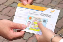 Người dân có bắt buộc sử dụng dịch vụ chuyển phát nhanh thẻ căn cước từ ngày 1/7/2024 không?