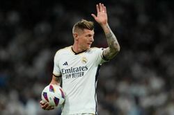 SỐC: Tiền vệ Toni Kroos tuyên bố giải nghệ