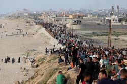 Viện trợ cho Gaza mắc kẹt và chất đống ở Ai Cập