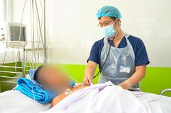 Người đàn ông phải lọc thận cấp sau khi chạy marathon