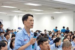 Chủ tịch UBND thành phố Hà Nội đối thoại với công nhân vào ngày 23-5