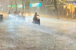Thời tiết Hà Nội 10 ngày tới và cả nước: Người dân tiếp tục hứng chịu kiểu thời tiết bất lợi kéo dài