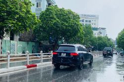 Cảnh báo mưa lớn cục bộ, lốc, sét, mưa đá ở một số khu vực