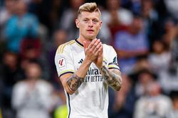 Tiền vệ Toni Kroos bất ngờ tuyên bố giải nghệ ở tuổi 34