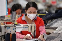 Dệt may kỳ vọng khởi sắc trở lại