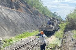 Sự cố sạt lở hầm đường sắt Chí Thạnh: Công tác khắc phục gặp nhiều khó khăn