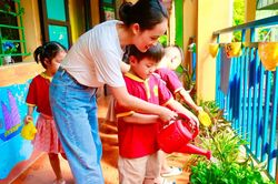 Đề xuất giáo viên mầm non nghỉ hưu ở tuổi 55: Thấu hiểu vất vả