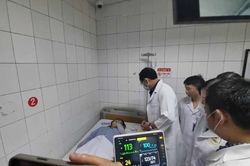 Nạn nhân vụ cháy nhà trọ ở Trung Kính kể lại thời khắc lửa tràn các khu phòng, một nạn nhân cao tuổi tiên lượng nặng
