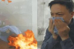 Clip: Những kỹ năng bắt buộc cần nắm rõ khi có cháy ở chung cư, nhà cao tầng