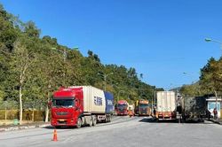 Lạng Sơn: Các cửa khẩu làm việc đến 23 giờ đảm bảo hàng hóa thông quan