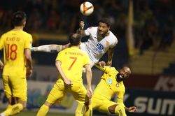 Ngoại binh hay nhất V-League gây sốt với kỳ tích 'bàn tay nhỏ'