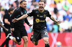 Southampton thắng nghẹt thở Leeds United trong trận cầu 140 triệu bảng