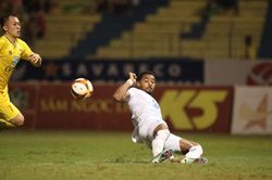 'Siêu nhân' Rafaelson xô đổ nhiều kỷ lục ghi bàn ở V-League