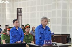 Siêu lừa 'chạy án', 'chạy việc' lãnh án