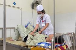 Quảng Ngãi: nhiều người bị nôn, sốt cao sau khi ăn bánh mỳ