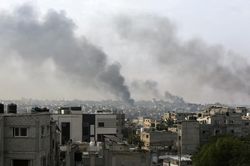 Xe tăng Israel tiến vào trung tâm Rafah
