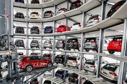 Trung Quốc có thể nâng thuế nhập khẩu với xe xăng cỡ lớn lên 25%